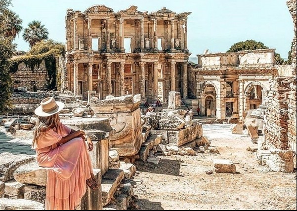 Ephesus có gì đặc biệt? 5 điểm không thể bỏ lỡ khi tham quan thành cổ Ephesus 9 thu vien Celsus 2