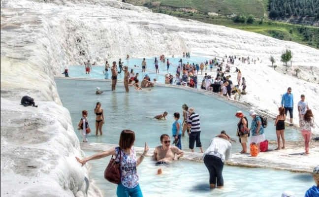 Tắm suối khoáng Pamukkale có gì hay? Có nên ngâm không khi đi tour Thổ Nhĩ Kỳ? 11 suoi khoang pamukkale 3